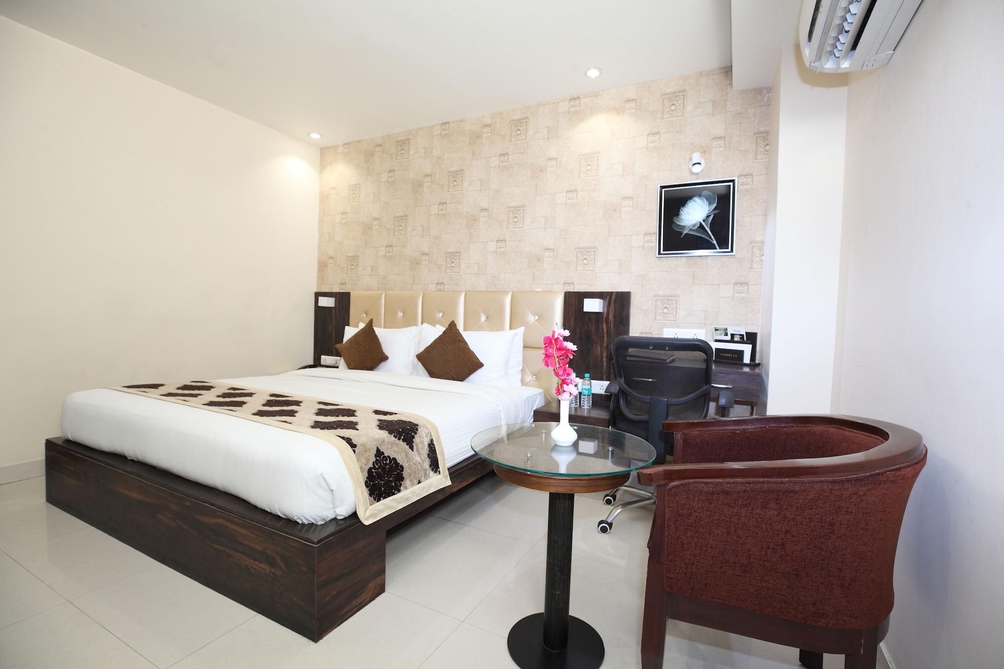 Pinnacle By Click Hotels, Lucknow Eksteriør billede