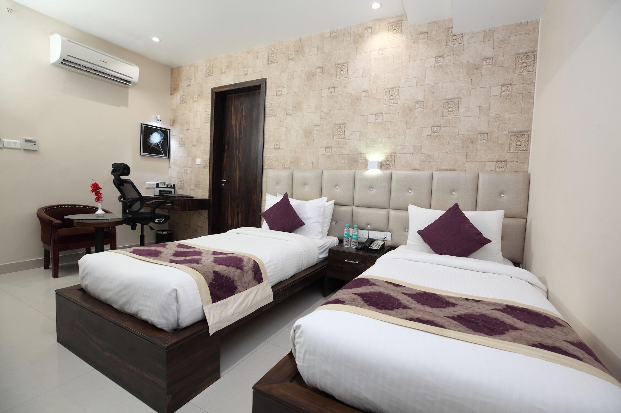 Pinnacle By Click Hotels, Lucknow Eksteriør billede