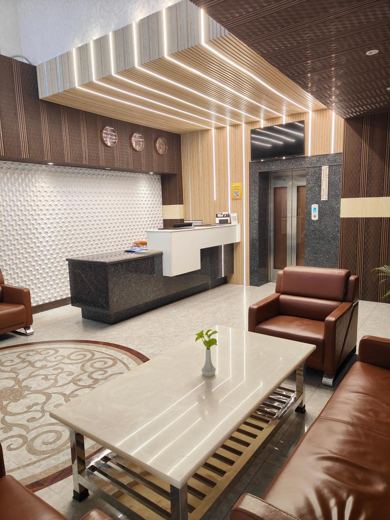 Pinnacle By Click Hotels, Lucknow Eksteriør billede