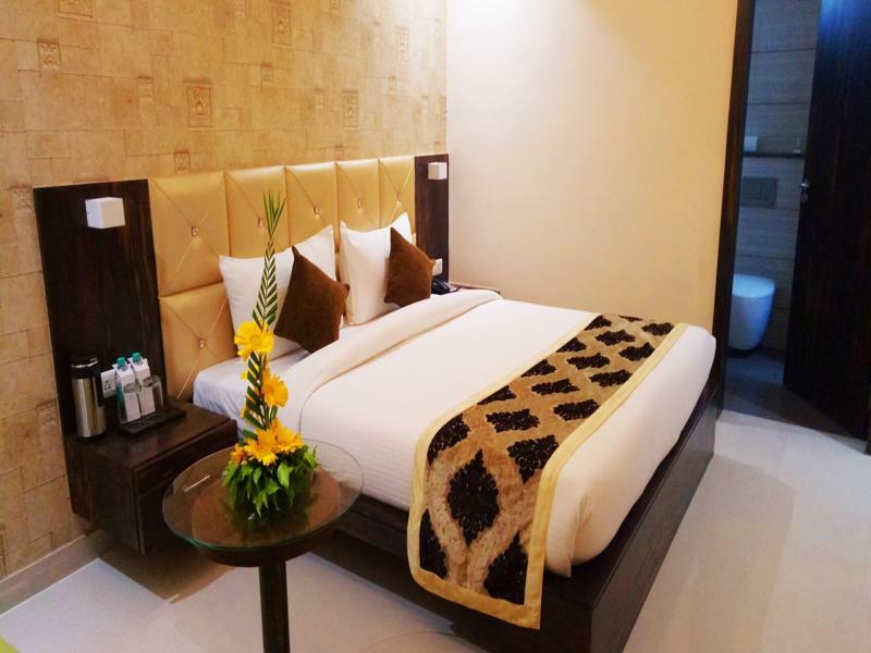 Pinnacle By Click Hotels, Lucknow Eksteriør billede
