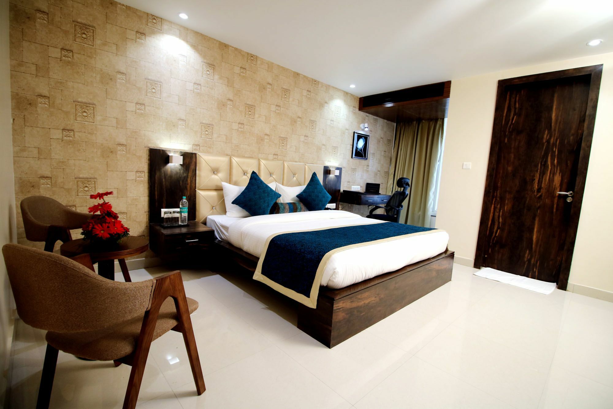 Pinnacle By Click Hotels, Lucknow Eksteriør billede